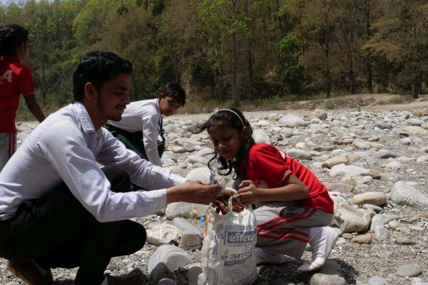 Environmental education in action: rubbish collection campaign organised by Indian schools