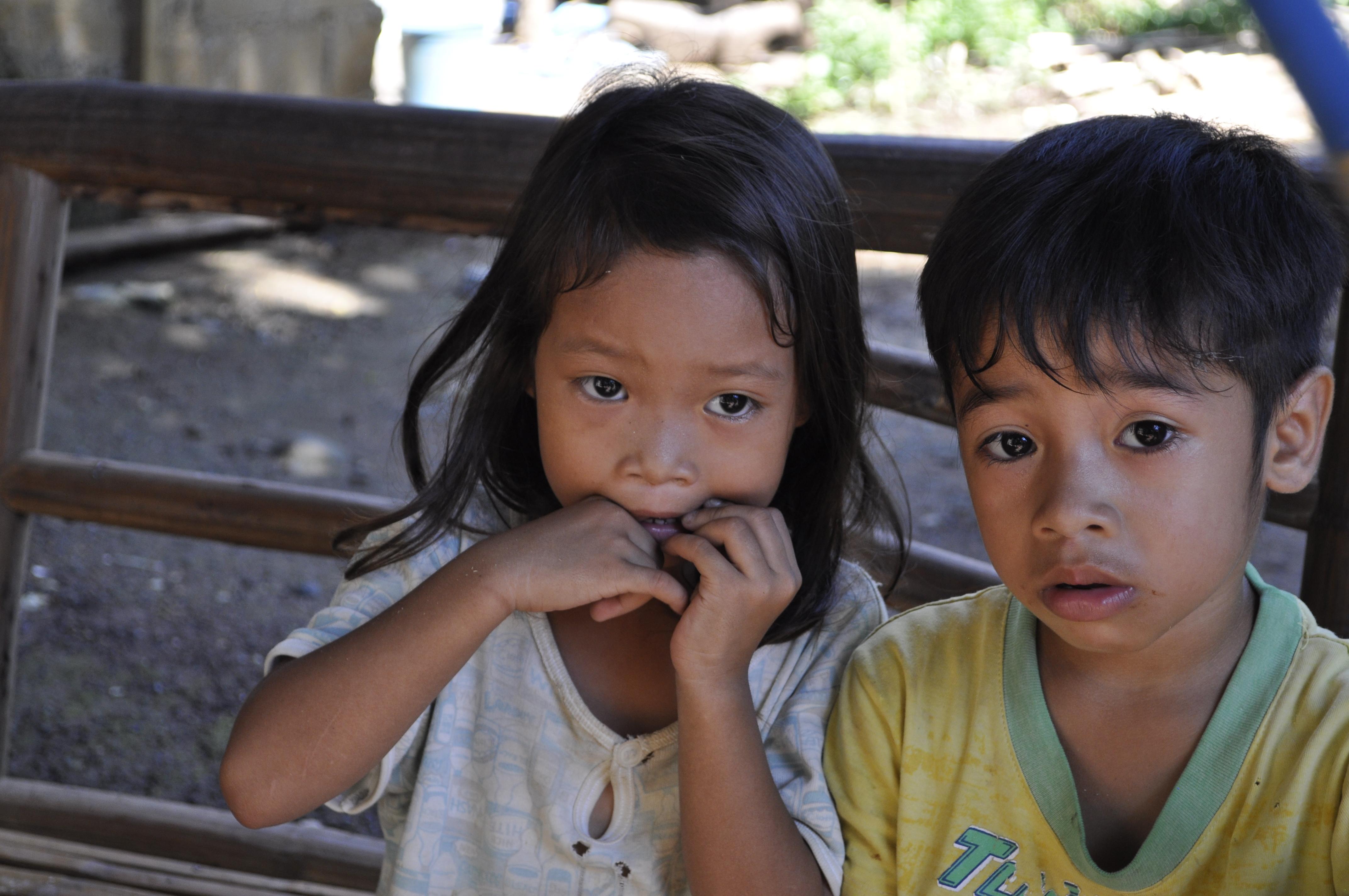 Hungrige Kinder auf den Philippinen