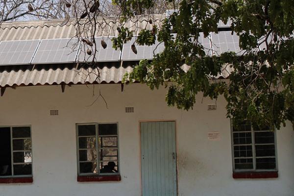 Sonnenenergie für die Kariyangwe Primary School