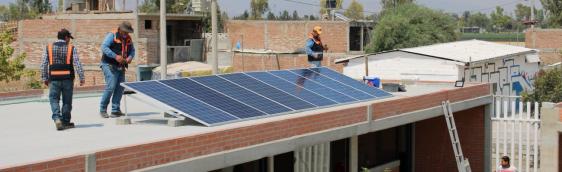 Die Escuela para el Futuro tankt Sonnenenergie 